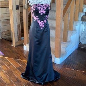 JOVANI Prom/Evening gown. SIZE:8
